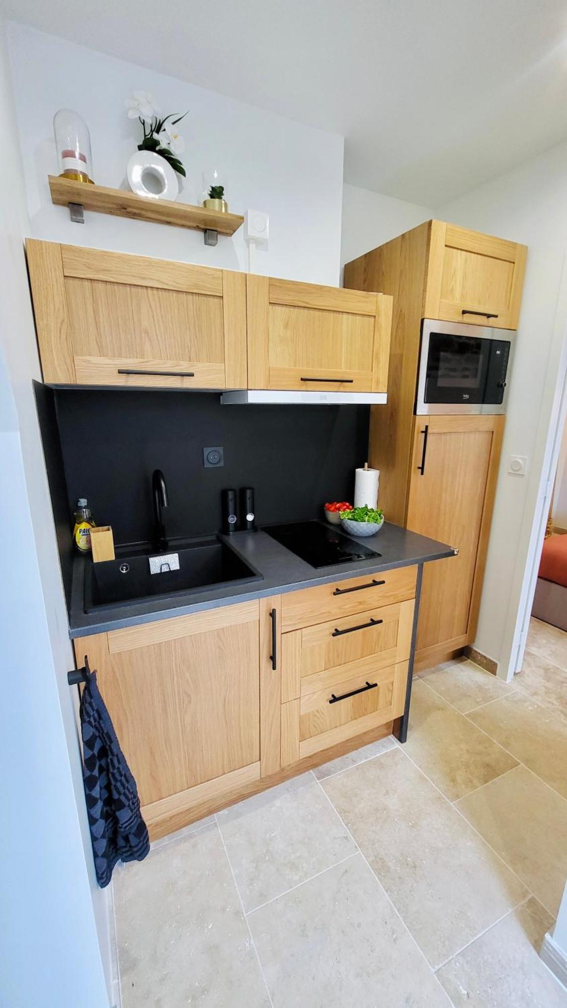 - La Delos - Jacuzzi 2 Places - Centre A Pied - Lit Queen Size - Parking Privee - Wifi - Center Within Walking Distance - Apartment *