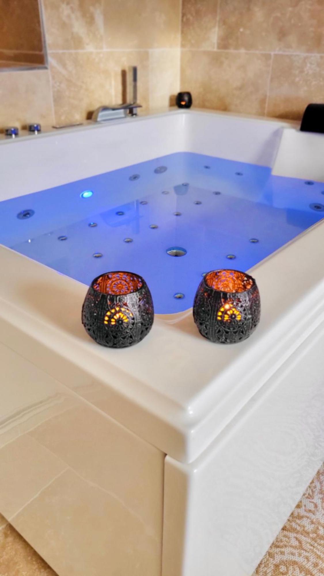 - La Delos - Jacuzzi 2 Places - Centre A Pied - Lit Queen Size - Parking Privee - Wifi - Center Within Walking Distance - Quimper